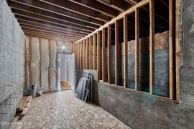 205 Ullr Dr, Sandpoint, ID 83864