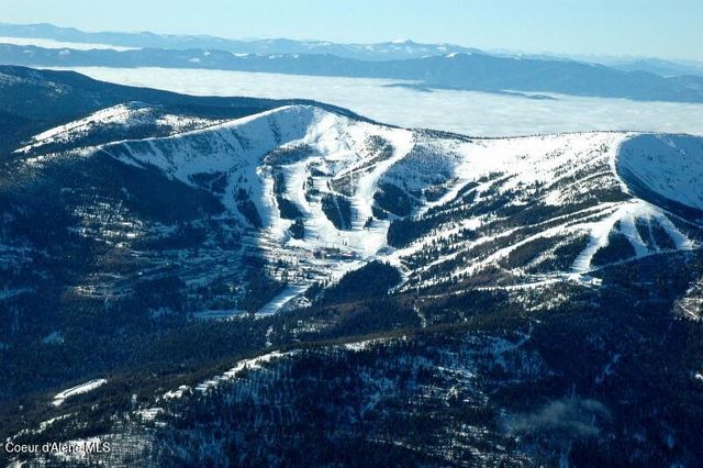 205 Ullr Dr, Sandpoint, ID 83864