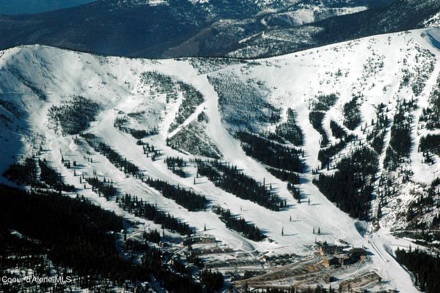 205 Ullr Dr, Sandpoint, ID 83864