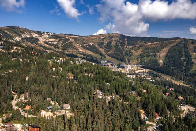 205 Ullr Dr, Sandpoint, ID 83864