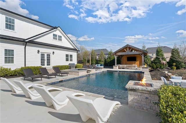 6044 Wade Orr Road, Flowery Branch, GA 30542