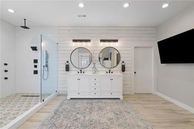 6044 Wade Orr Road, Flowery Branch, GA 30542