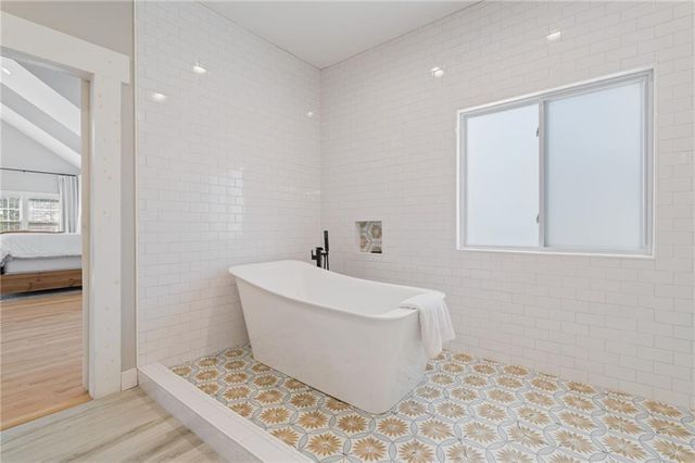 6044 Wade Orr Road, Flowery Branch, GA 30542