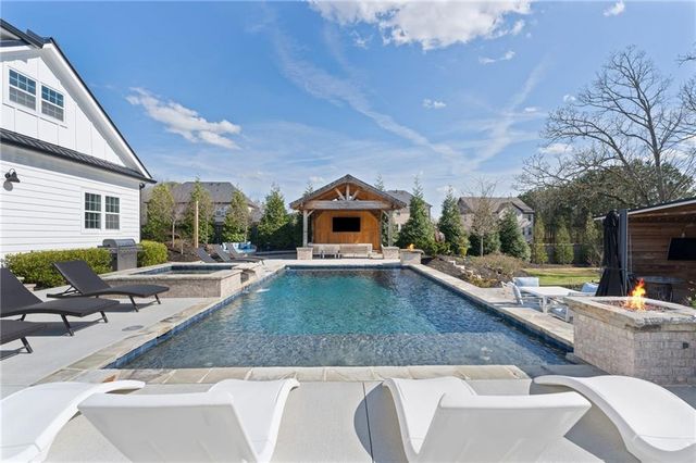 6044 Wade Orr Road, Flowery Branch, GA 30542