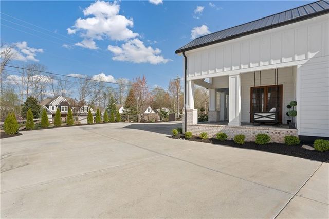 6044 Wade Orr Road, Flowery Branch, GA 30542