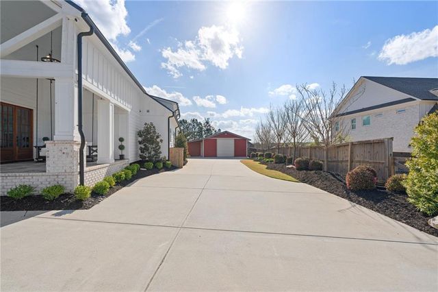 6044 Wade Orr Road, Flowery Branch, GA 30542