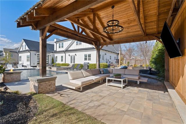 6044 Wade Orr Road, Flowery Branch, GA 30542