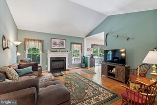 302 CRESSENT CT, East Fallowfield Township, PA 19320