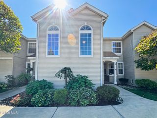 4609 S Foxwood Drive, Clifton Park, NY 12065