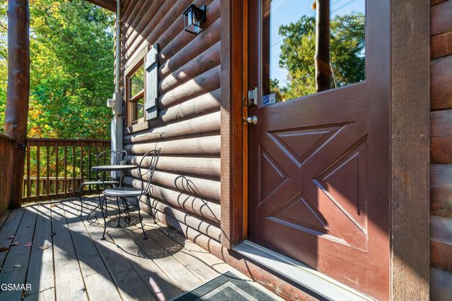 10581060 Pinecrest Way, Sevierville, TN 37862