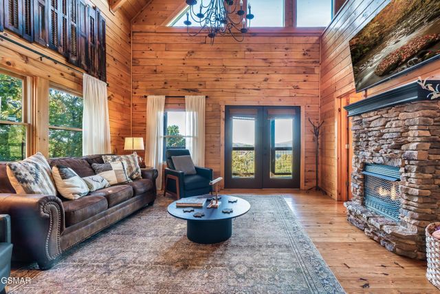 10581060 Pinecrest Way, Sevierville, TN 37862