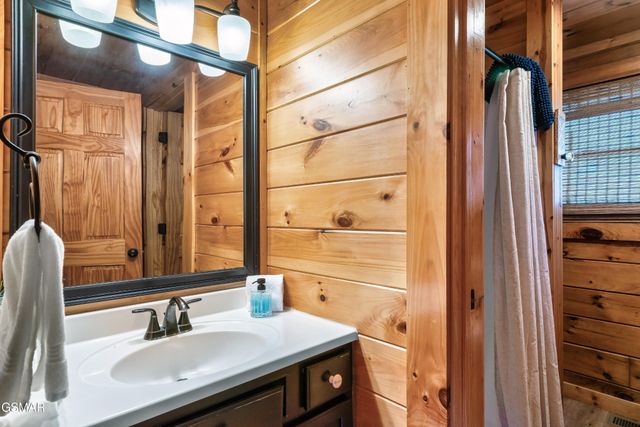 10581060 Pinecrest Way, Sevierville, TN 37862