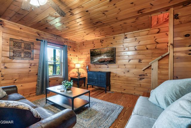 10581060 Pinecrest Way, Sevierville, TN 37862