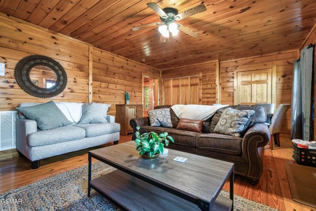 10581060 Pinecrest Way, Sevierville, TN 37862
