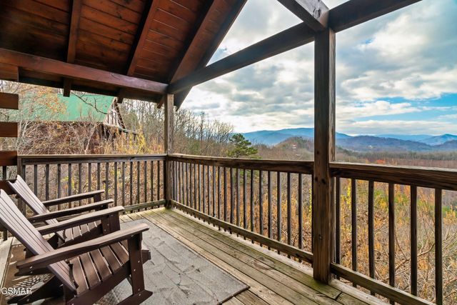 10581060 Pinecrest Way, Sevierville, TN 37862