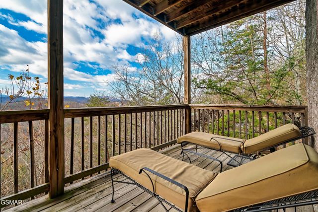 10581060 Pinecrest Way, Sevierville, TN 37862