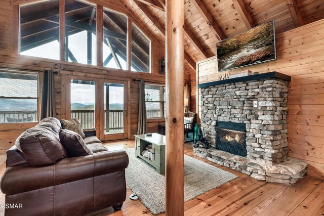 10581060 Pinecrest Way, Sevierville, TN 37862
