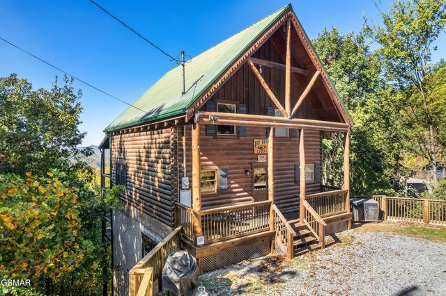 10581060 Pinecrest Way, Sevierville, TN 37862