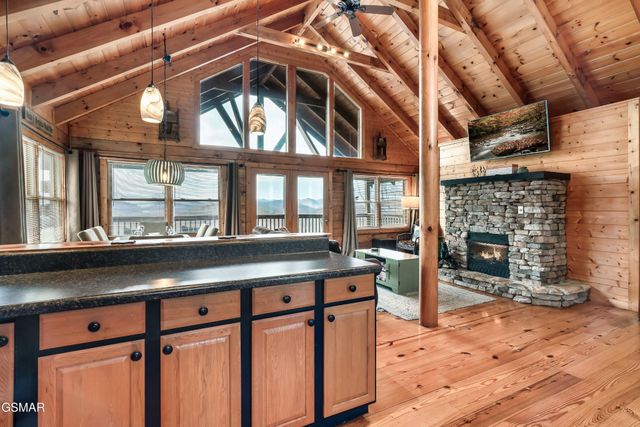10581060 Pinecrest Way, Sevierville, TN 37862