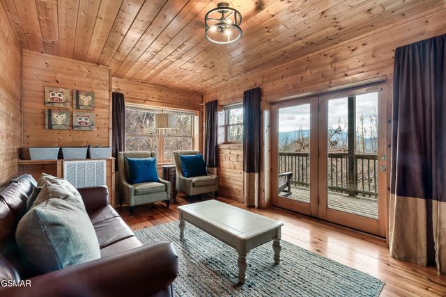 10581060 Pinecrest Way, Sevierville, TN 37862
