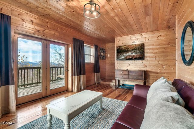 10581060 Pinecrest Way, Sevierville, TN 37862