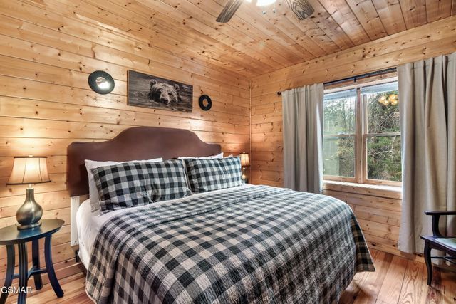 10581060 Pinecrest Way, Sevierville, TN 37862