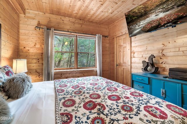 10581060 Pinecrest Way, Sevierville, TN 37862