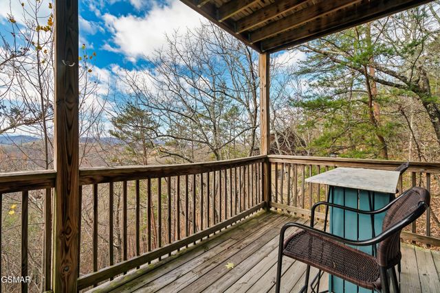 10581060 Pinecrest Way, Sevierville, TN 37862