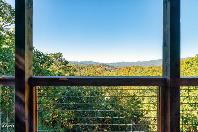 10581060 Pinecrest Way, Sevierville, TN 37862