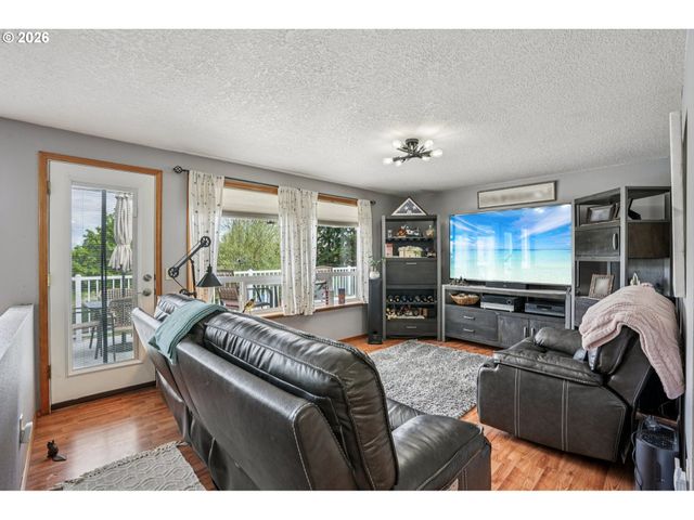 128 N 31ST Ave, Cornelius, OR 97113