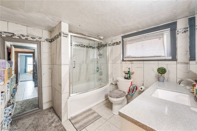 475 Homewood Avenue SE, Warren, OH 44483