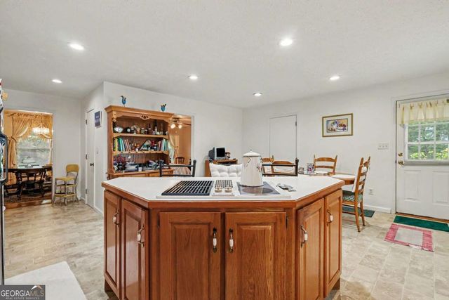 5256 Alexanders Lake Road SW, Stockbridge, GA 30281