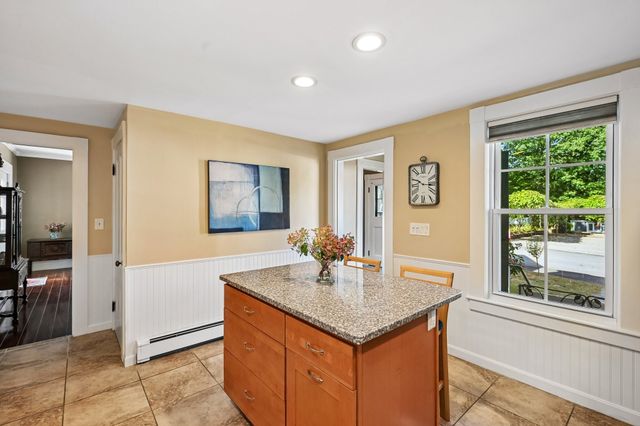 18 Highland Ave, Chelmsford, MA 01863