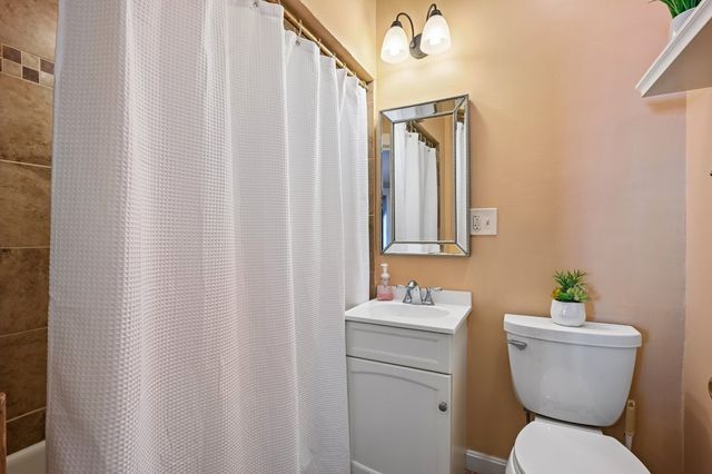 18 Highland Ave, Chelmsford, MA 01863