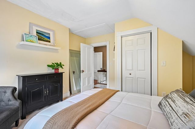 18 Highland Ave, Chelmsford, MA 01863