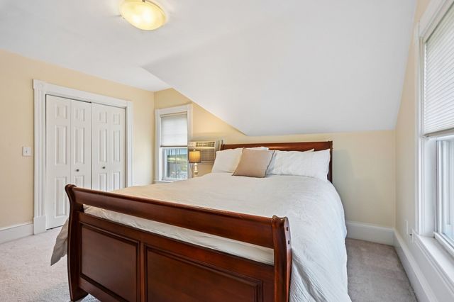 18 Highland Ave, Chelmsford, MA 01863
