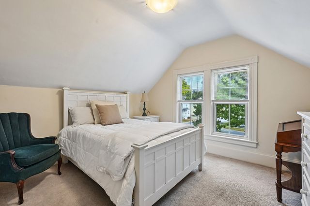 18 Highland Ave, Chelmsford, MA 01863