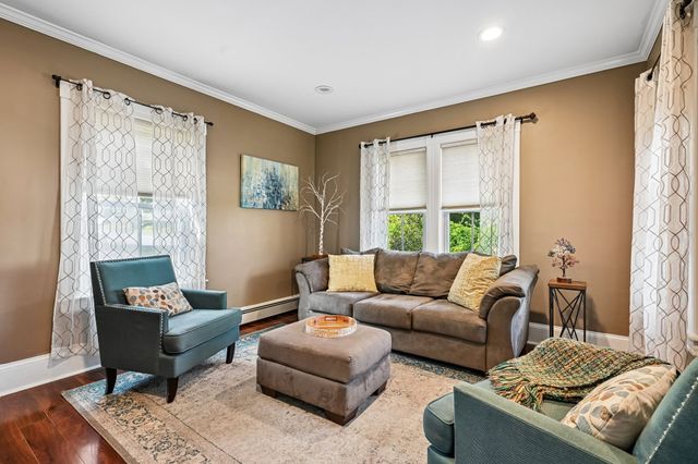 18 Highland Ave, Chelmsford, MA 01863