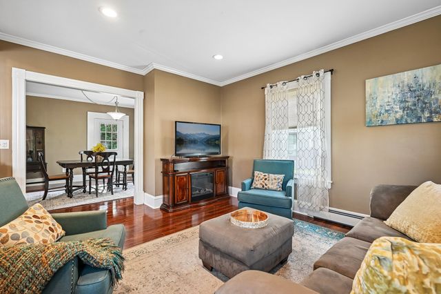 18 Highland Ave, Chelmsford, MA 01863