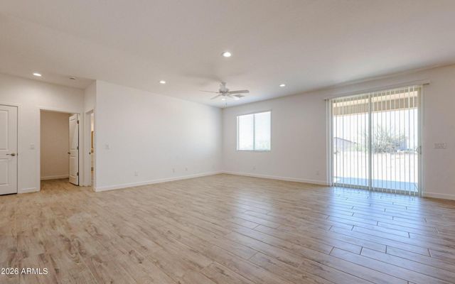 812 E IRVINE Road, Phoenix, AZ 85086