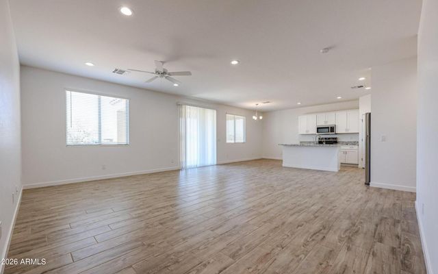 812 E IRVINE Road, Phoenix, AZ 85086