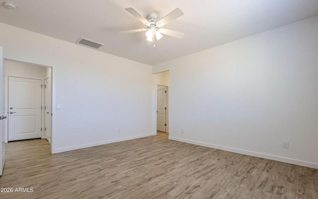 812 E IRVINE Road, Phoenix, AZ 85086
