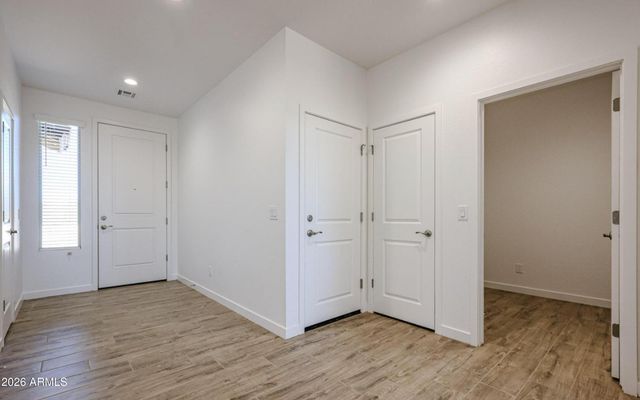 812 E IRVINE Road, Phoenix, AZ 85086