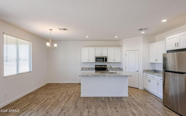 812 E IRVINE Road, Phoenix, AZ 85086