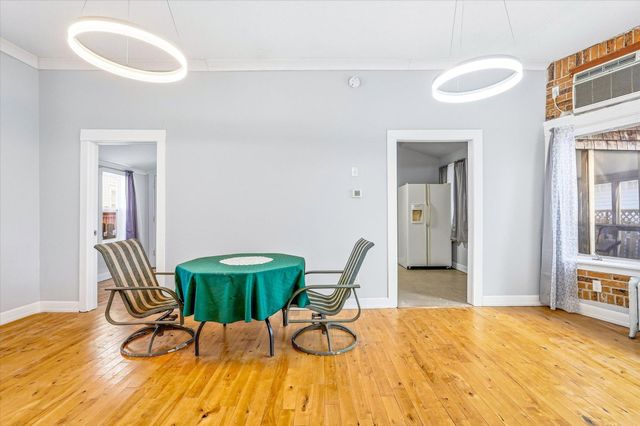 829 Lawson Avenue E, Saint Paul, MN 55106