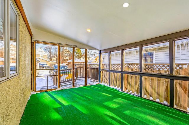 829 Lawson Avenue E, Saint Paul, MN 55106