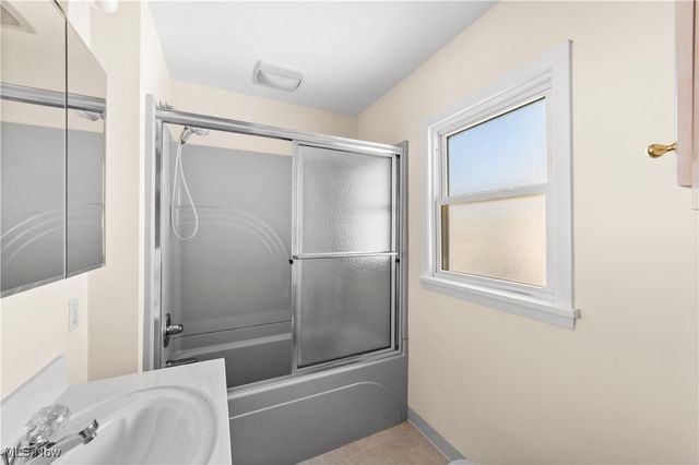 4185 W 50th Street, Cleveland, OH 44144