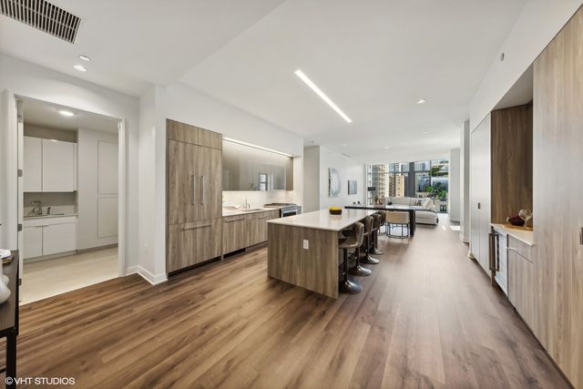61 E Banks Street 307, Chicago, IL 60610