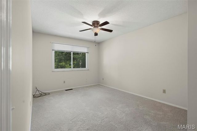 1621 Long Leaf Circle, St Louis, MO 63146