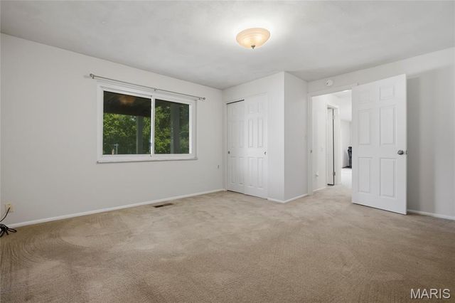 1621 Long Leaf Circle, St Louis, MO 63146